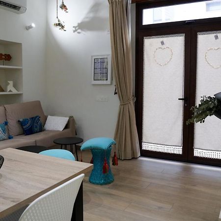 Apartaments La Rambla - La Pelu - 2 Persones Корнуделья Экстерьер фото