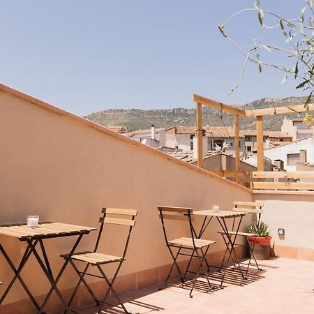 Apartaments La Rambla - La Pelu - 2 Persones Корнуделья Экстерьер фото